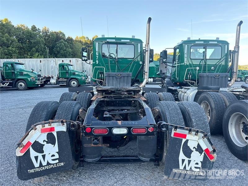 Mack Anthem AN64T 6x4 T/A Day Cab Truck Tractor وحدات الجر