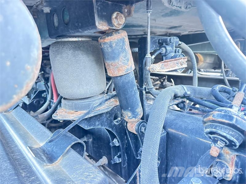 Mack Anthem AN64T 6x4 T/A Day Cab Truck Tractor وحدات الجر
