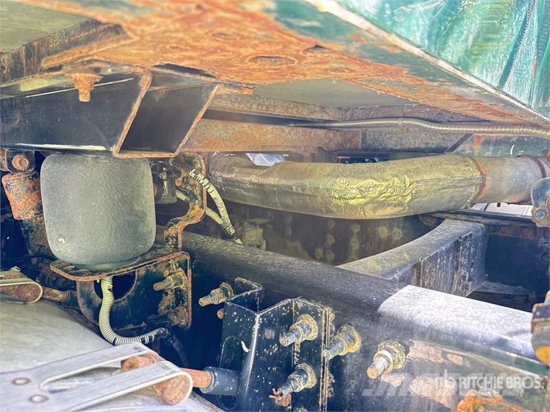 Mack Anthem AN64T 6x4 T/A Sleeper Truck Tractor Седельные тягачи