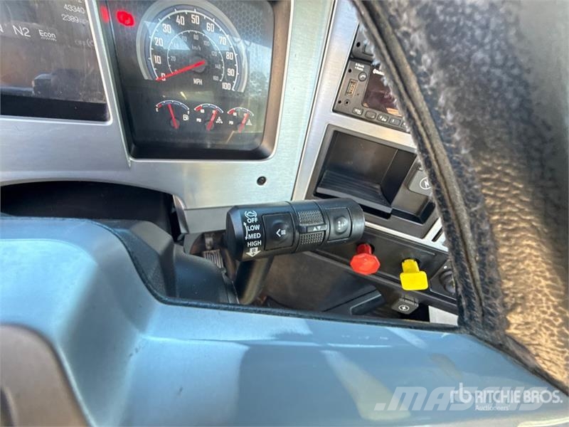 Mack Anthem AN64T 6x4 T/A Day Cab Truck Tractor وحدات الجر