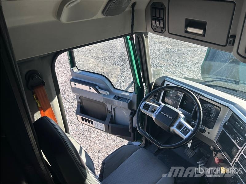Mack Anthem AN64T 6x4 T/A Sleeper Truck Tractor Sattelzugmaschinen