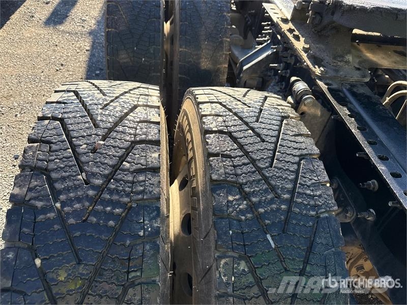 Mack Anthem AN64T 6x4 T/A Sleeper Truck Tractor Влекачи