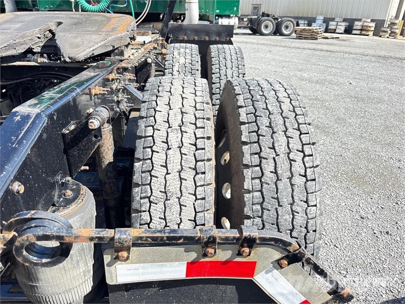 Mack Anthem AN64T 6x4 T/A Sleeper Truck Tractor وحدات الجر