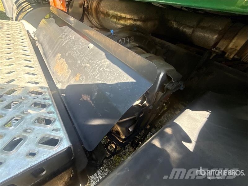 Mack Anthem AN64T 6x4 T/A Sleeper Truck Tractor Tracteur routier