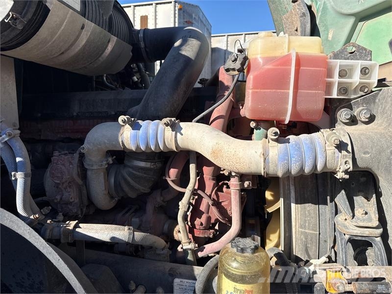 Mack Anthem AN64T 6x4 T/A Day Cab Truck Tractor Sadulveokid