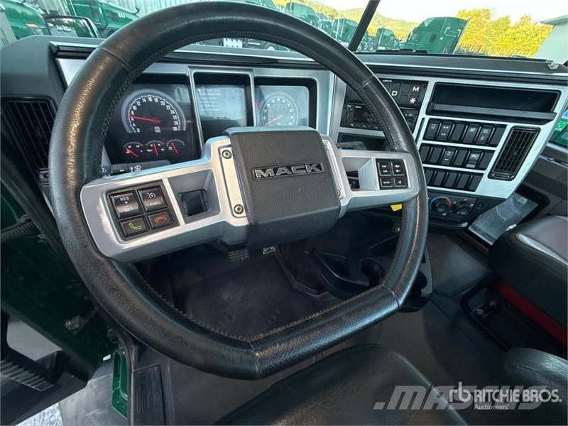Mack Anthem AN64T 6x4 T/A Day Cab Truck Tractor وحدات الجر
