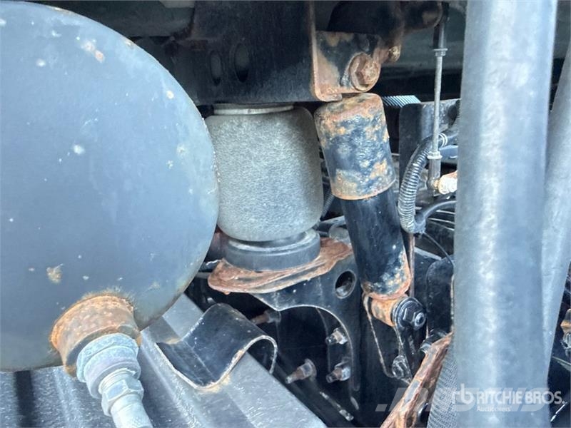 Mack Anthem AN64T 6x4 T/A Day Cab Truck Tractor وحدات الجر