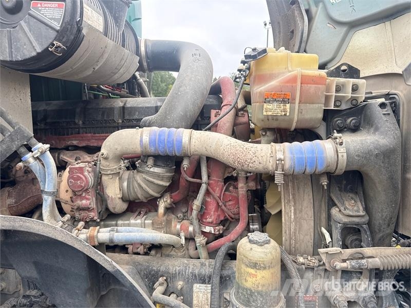 Mack Anthem AN64T 6x4 T/A Day Cab Truck Tractor Ťahače