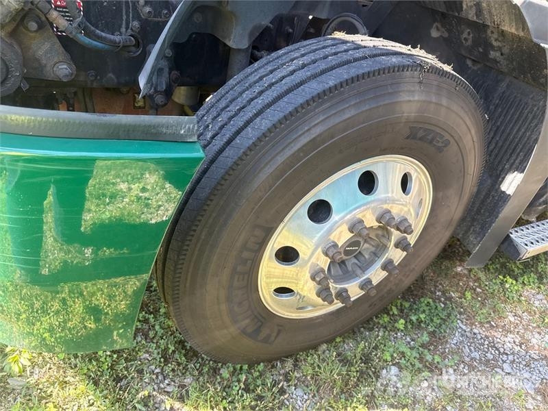 Mack Anthem AN64T 6x4 T/A Sleeper Truck Tractor Tracteur routier