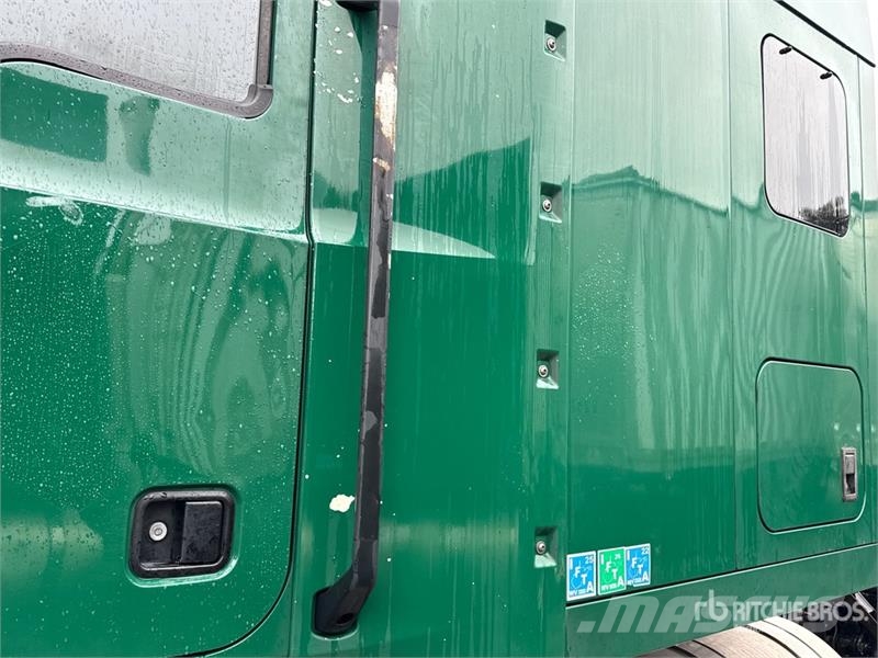 Mack Anthem AN64T 6x4 T/A Sleeper Truck Tractor وحدات الجر