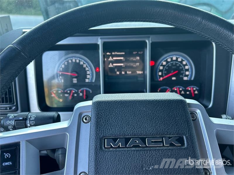 Mack Anthem AN64T 6x4 T/A Sleeper Truck Tractor Sattelzugmaschinen