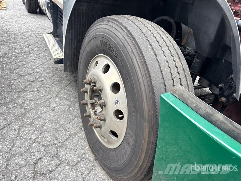 Mack Anthem AN64T 6x4 T/A Sleeper Truck Tractor وحدات الجر