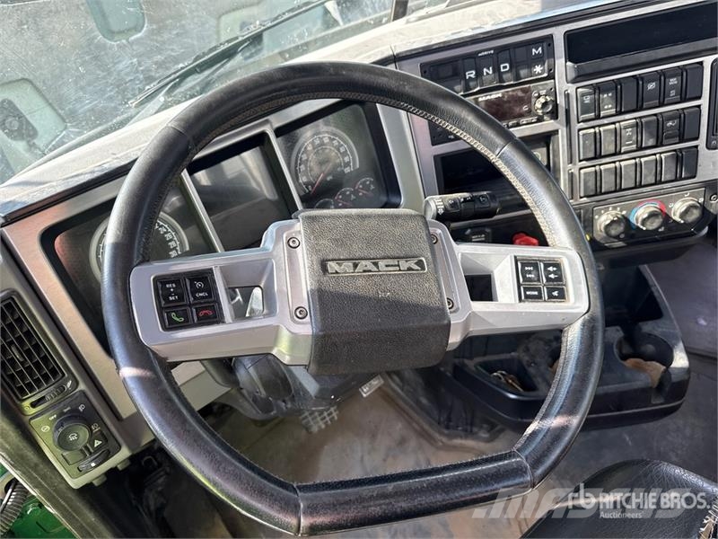 Mack Anthem AN64T 6x4 T/A Day Cab Truck Tractor 트랙터 유닛