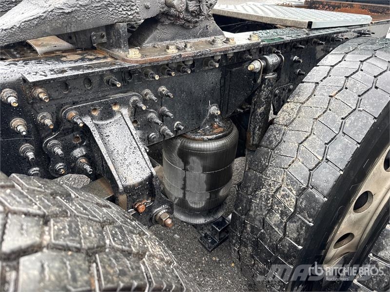 Mack Anthem AN64T 6x4 T/A Sleeper Truck Tractor وحدات الجر