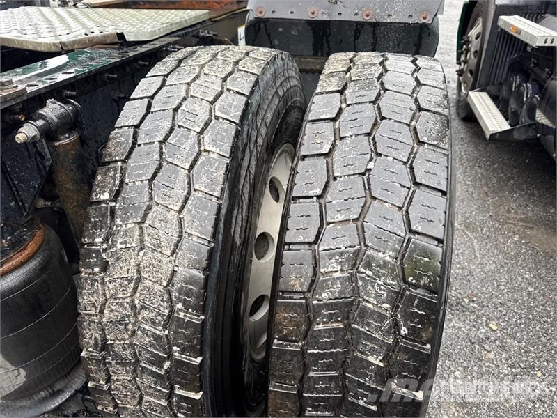 Mack Anthem AN64T 6x4 T/A Sleeper Truck Tractor وحدات الجر