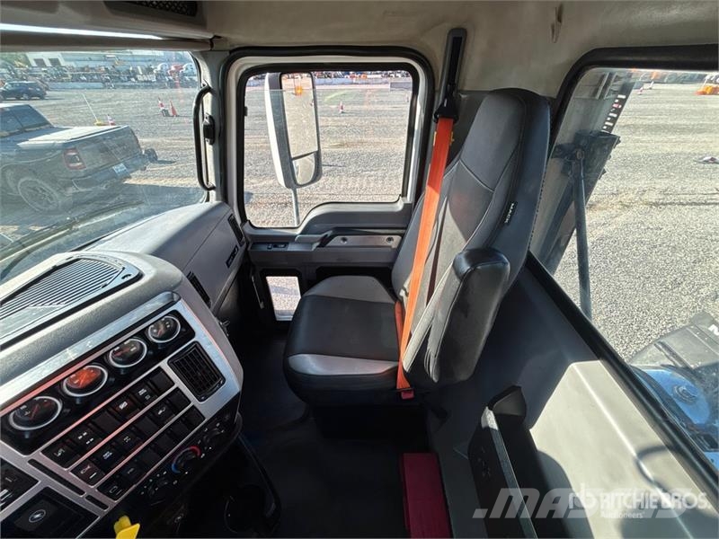 Mack Anthem AN64T 6x4 T/A Day Cab Truck Tractor Motrici e Trattori Stradali