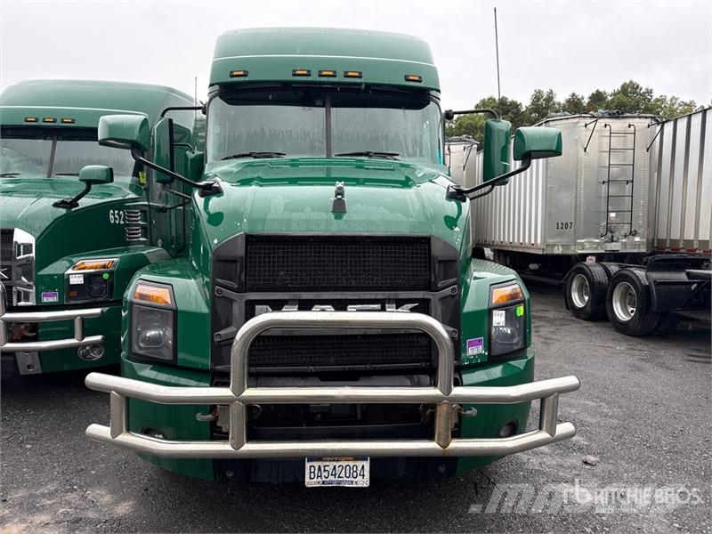 Mack Anthem AN64T 6x4 T/A Sleeper Truck Tractor وحدات الجر
