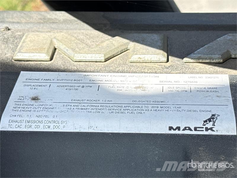 Mack Anthem AN64T 6x4 T/A Sleeper Truck Tractor Седельные тягачи