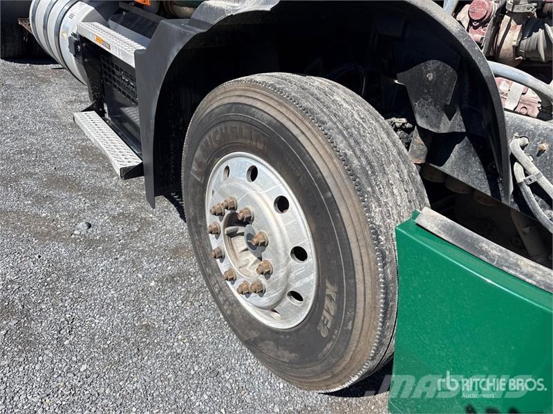Mack Anthem AN64T 6x4 T/A Sleeper Truck Tractor وحدات الجر