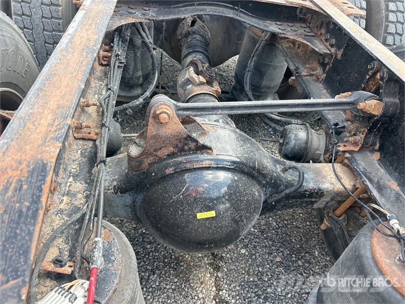 Mack Anthem AN64T 6x4 T/A Day Cab Truck Tractor Vlačilci