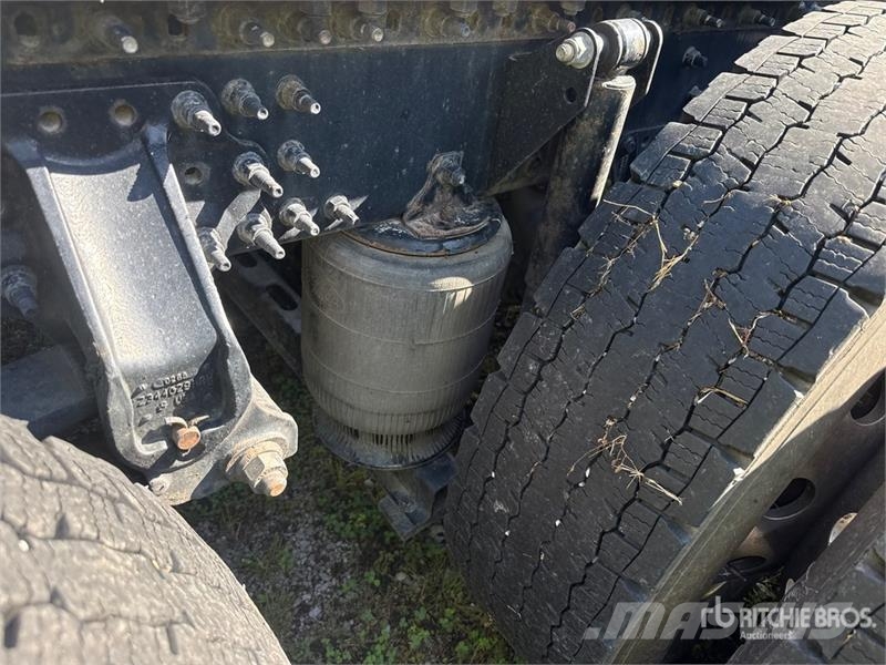 Mack Anthem AN64T 6x4 T/A Sleeper Truck Tractor Tracteur routier
