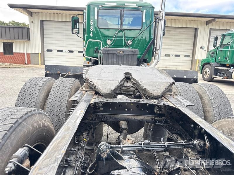 Mack Anthem AN64T 6x4 T/A Day Cab Truck Tractor Sattelzugmaschinen