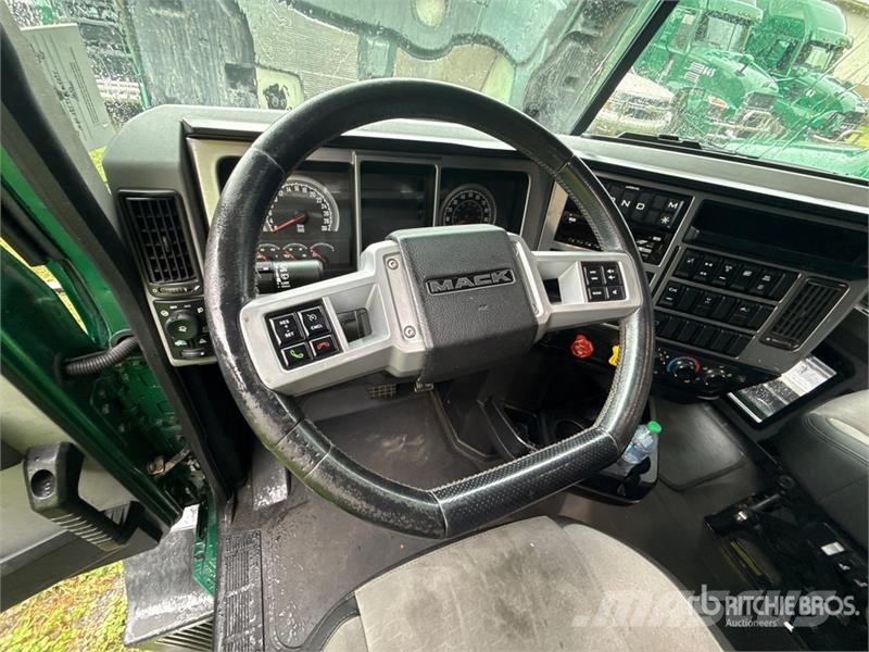 Mack Anthem AN64T 6x4 T/A Sleeper Truck Tractor Tracteur routier