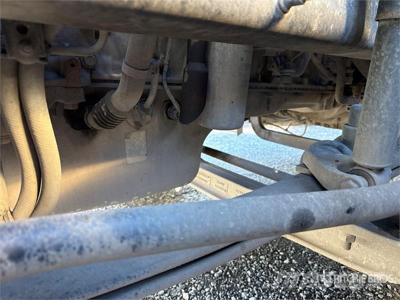 Mack Anthem AN64T 6x4 T/A Day Cab Truck Tractor وحدات الجر