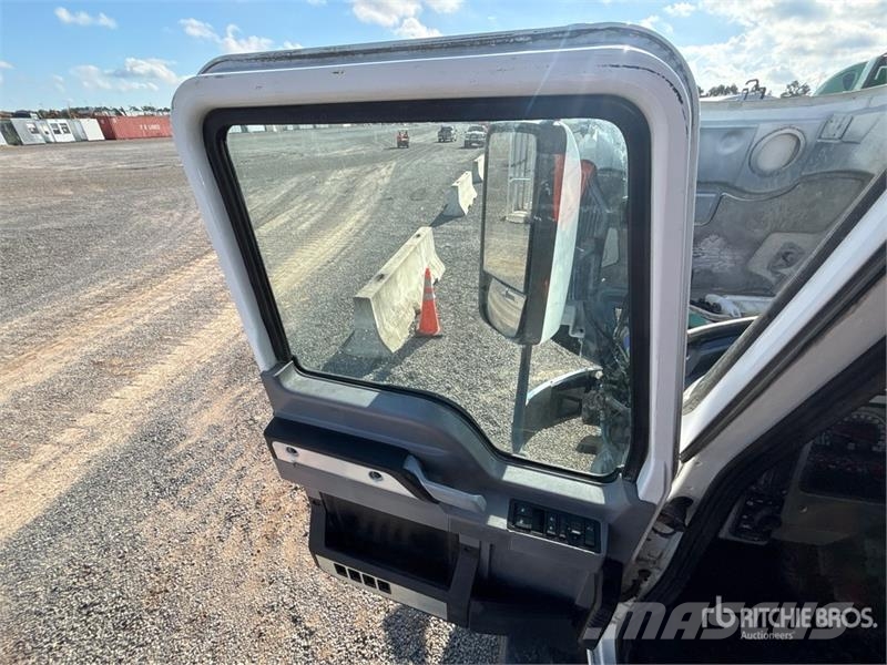 Mack Anthem AN64T 6x4 T/A Day Cab Truck Tractor Motrici e Trattori Stradali
