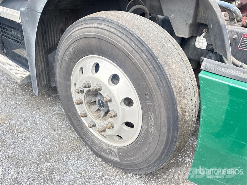 Mack Anthem AN64T 6x4 T/A Sleeper Truck Tractor Vlačilci