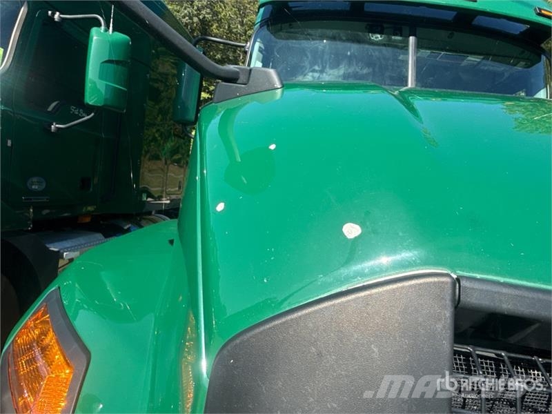 Mack Anthem AN64T 6x4 T/A Sleeper Truck Tractor Tracteur routier