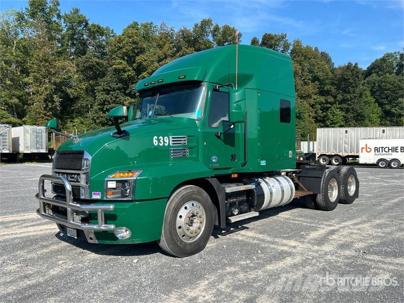 Mack Anthem AN64T 6x4 T/A Sleeper Truck Tractor Ťahače