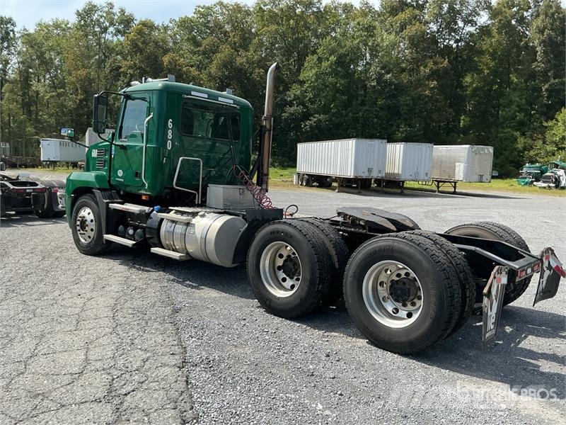 Mack Anthem AN64T S/A Day Cab Truck Tractor Vlačilci