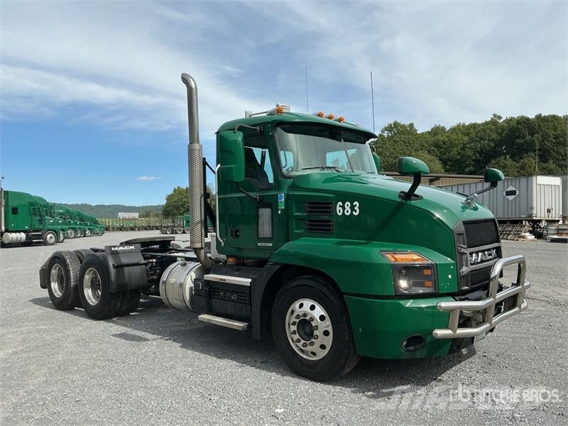 Mack Anthem AN64T T/A Day Cab Truck Tractor Седельные тягачи