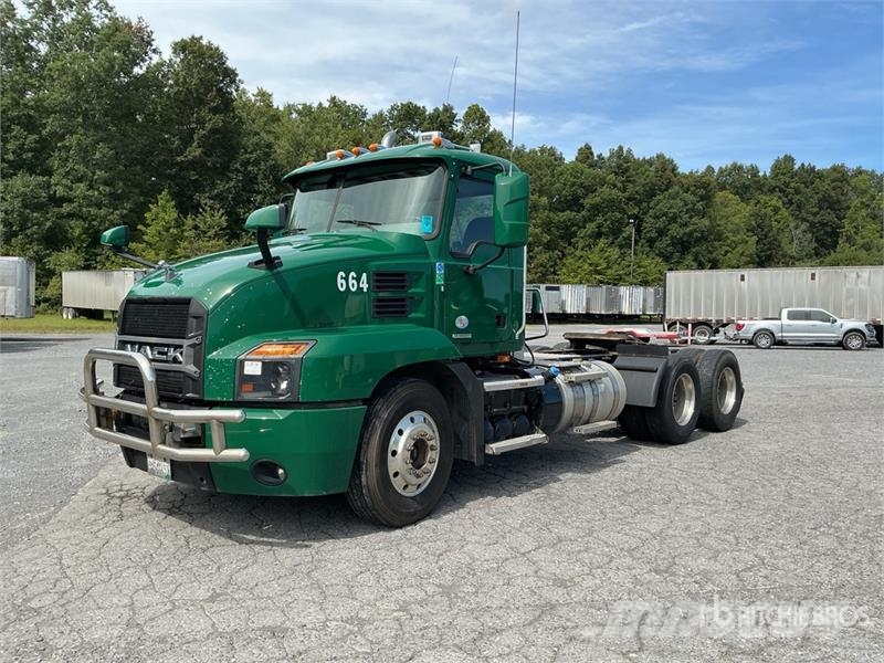 Mack Anthem AN64T T/A Day Cab Truck Tractor Camiones tractor