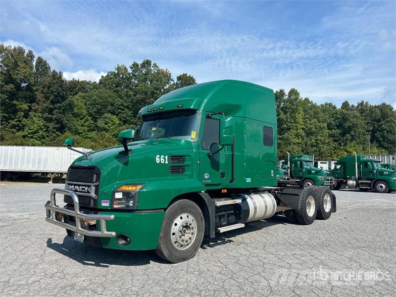 Mack Anthem AN64T T/A Sleeper Truck Tractor Tracteur routier