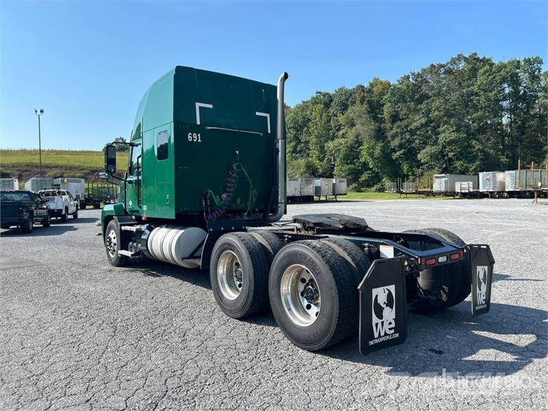 Mack Anthem AN64T T/A Sleeper Truck Tractor 曳引機組件