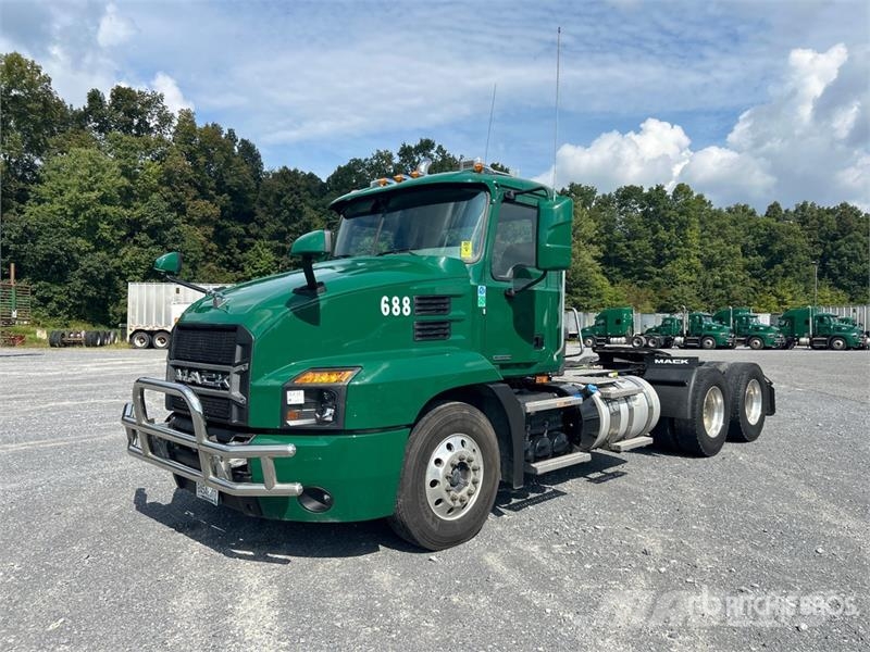 Mack Anthem AN64T T/A Day Cab Truck Tractor Tracteur routier