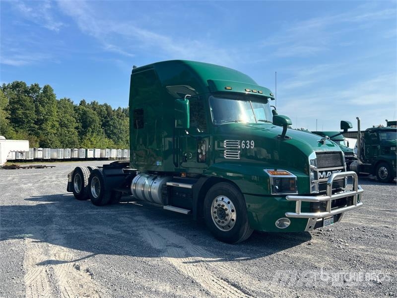 Mack Anthem AN64T T/A Sleeper Truck Tractor Tracteur routier