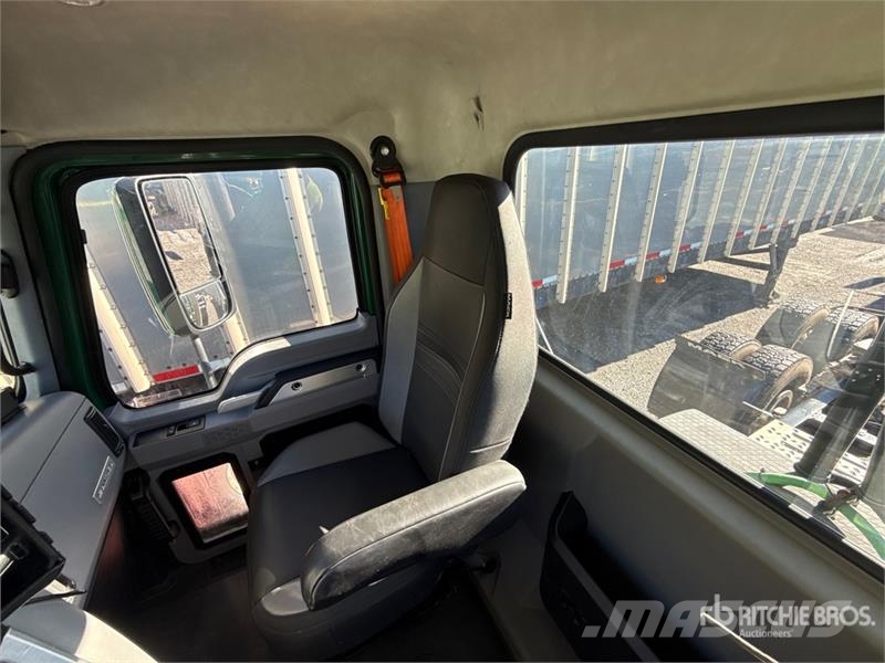 Mack Anthem AN64T T/A Day Cab Truck Tractor Влекачи
