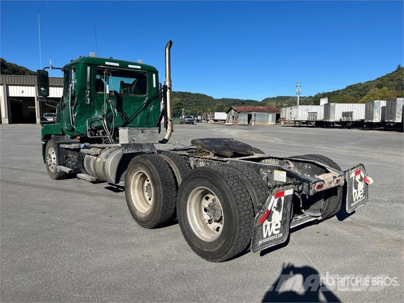 Mack Anthem AN64T T/A Day Cab Truck Tractor (Inoperable 中古トラクターヘッド | トレーラーヘッド