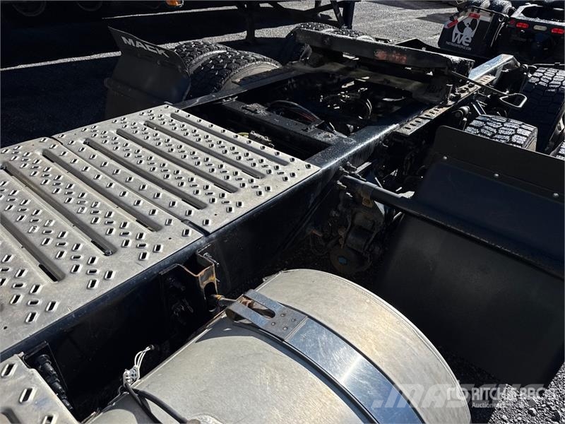Mack Anthem AN64T T/A Day Cab Truck Tractor Влекачи