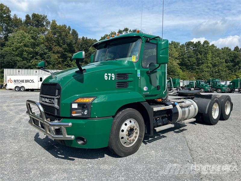 Mack Anthem AN64T T/A Day Cab Truck Tractor Tracteur routier