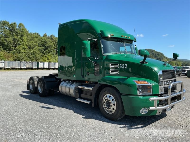 Mack Anthem AN64T T/A Sleeper Truck Tractor Седельные тягачи