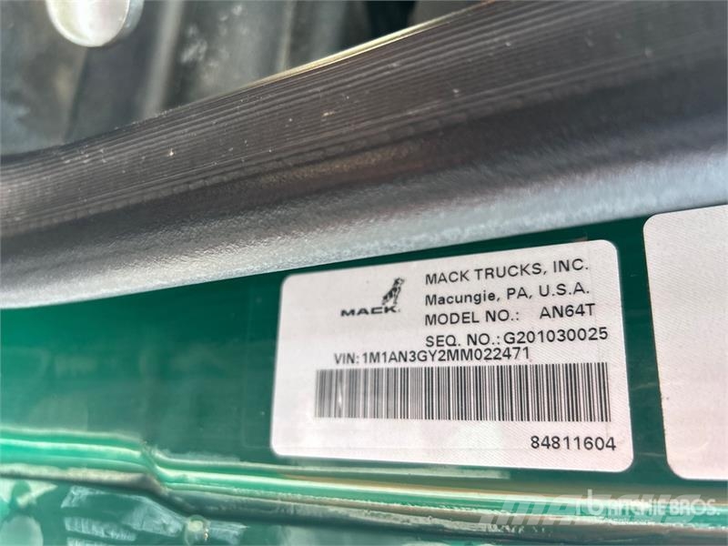 Mack Anthem AN64T T/A Sleeper Truck Tractor Tracteur routier