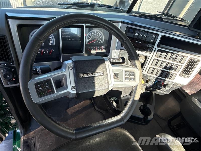 Mack Anthem AN64T T/A Day Cab Truck Tractor Влекачи