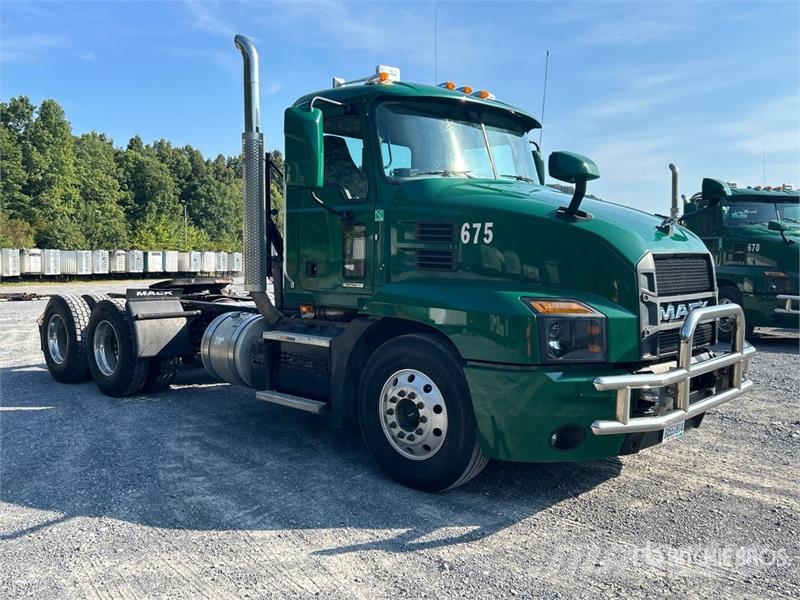 Mack Anthem AN64T T/A Day Cab Truck Tractor Tracteur routier