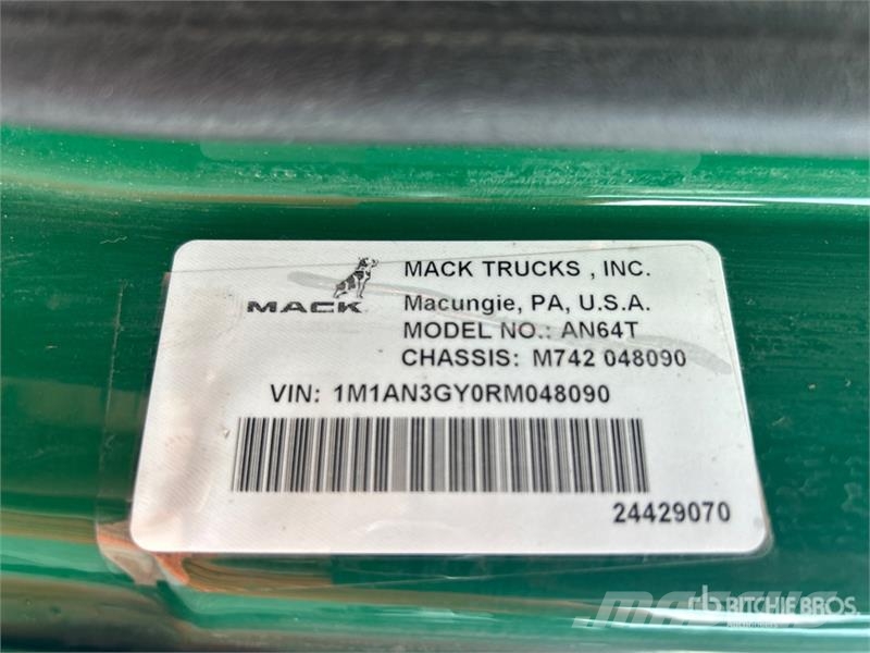 Mack Anthem AN64T T/A Day Cab Truck Tractor Tracteur routier