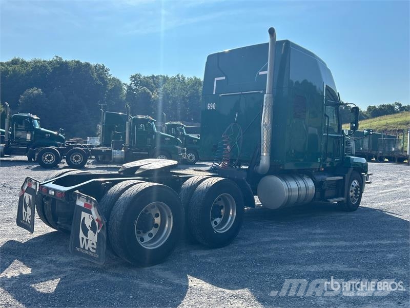 Mack Anthem AN64T T/A Sleeper Truck Tractor Tracteur routier