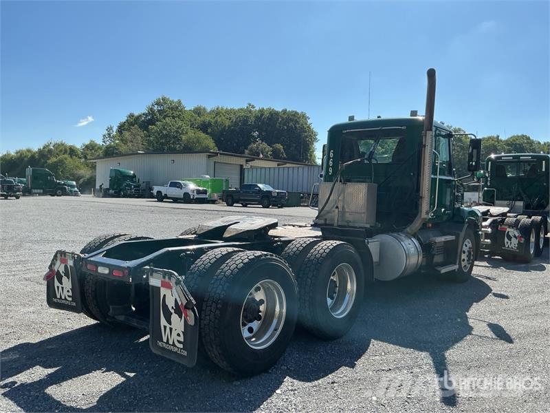 Mack Anthem AN64T T/A Day Cab Truck Tractor Dragbilar